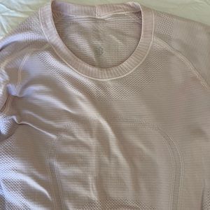 Baby pink lululemon long sleeve swiftly tech used but in good condition